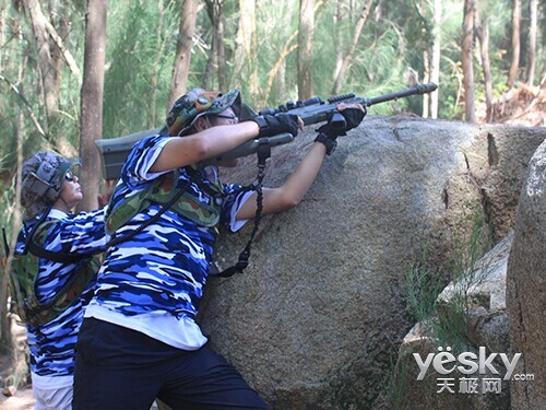 飞毛腿荒岛亲子行之密林上演CS攻防