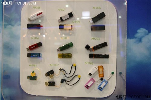 Computex09：宇瞻金色DDR3与各存储品