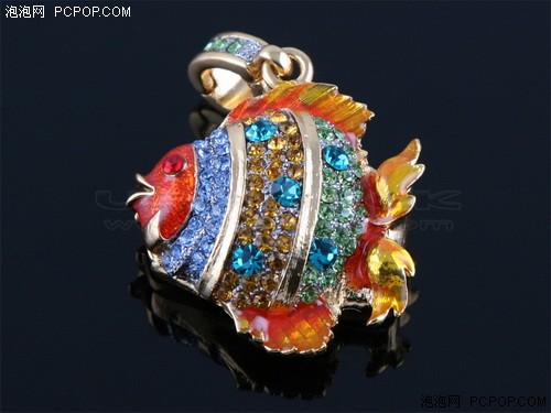 最佳装饰品 多彩鱼形水晶U盘售27美元