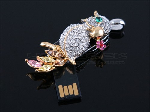 时尚典雅 适合送给女性的水晶U盘曝光