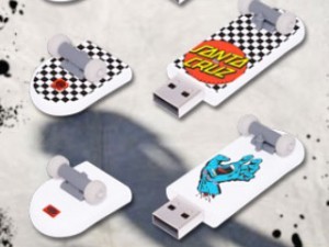 Santa&nbsp;Cruz推出限量版滑板造型闪存盘