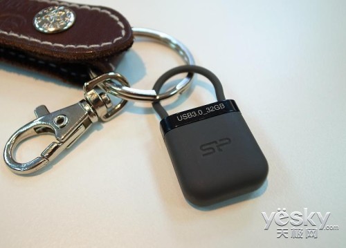 时尚存储相伴 SP广颖电通锁扣碟记忆永驻