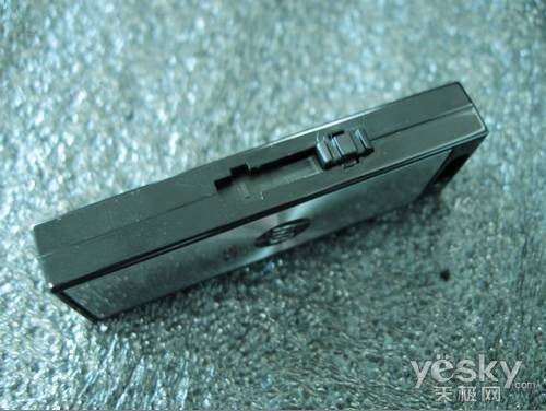 突破袖珍风格HP v275w新款U盘测试