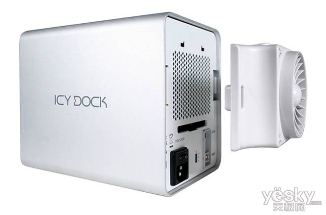 四个同时更好 ICY DOCK抽屉式硬盘盒受追捧