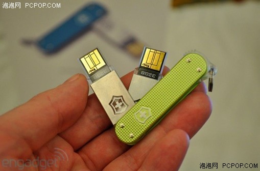 今年则是超薄的 USB 优盘 Slim、Slim Duo 和大容量优盘 Secure SSD