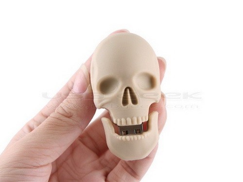 U盘也能吓人！骷髅头造型U盘低价上市