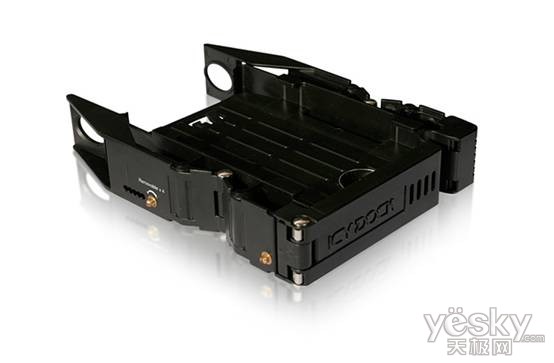 升级固态硬盘好帮手ICY DOCK简易硬盘转接架